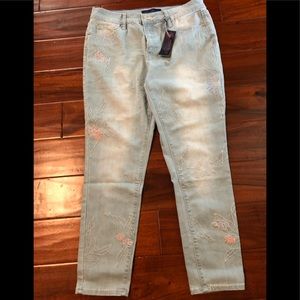 Floral Embroidery Stitch Jeans